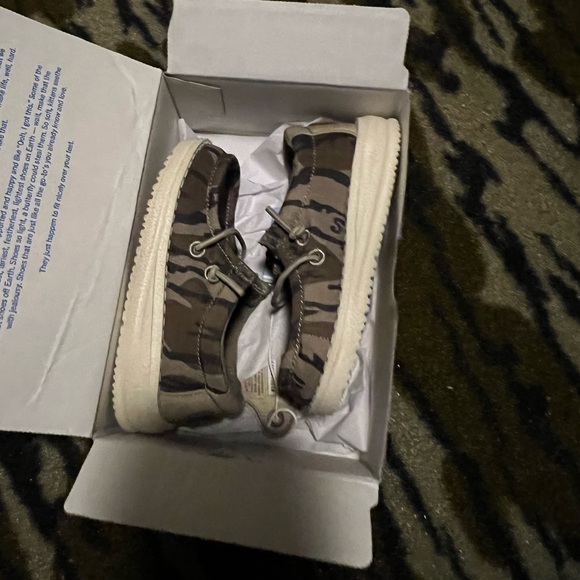 Toddler 7 Hey Dudes Bottomland Camo - Picture 2 of 5